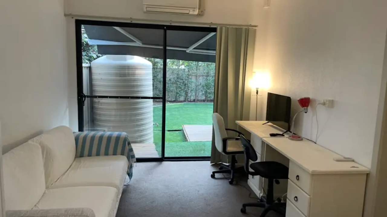 Furnished room in a share house