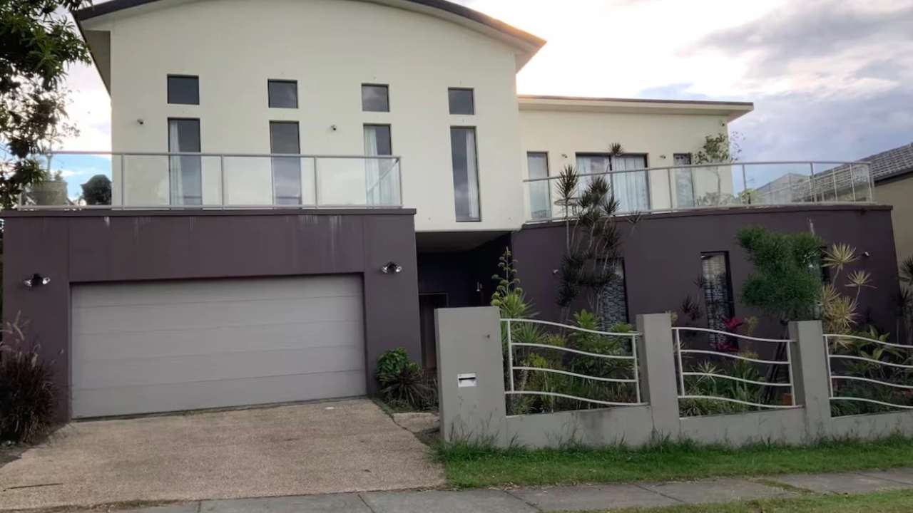 Furnished room with ensuite in a share house