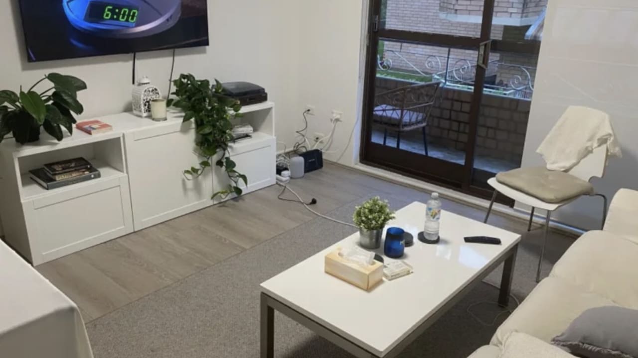 Furnished room in a flatshare