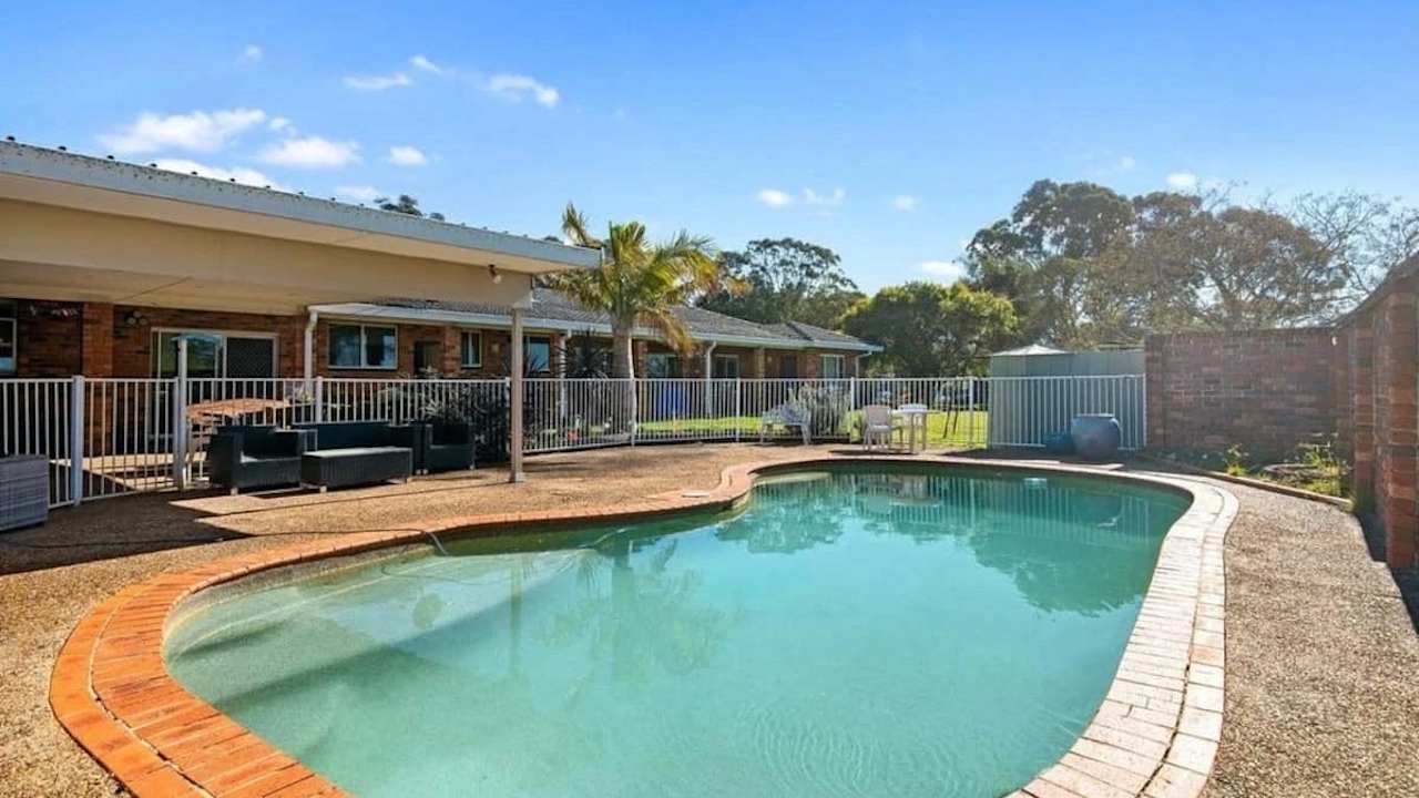 Whole property with 2 rooms for rent