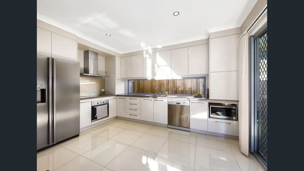 Unfurnished room with own bathroom