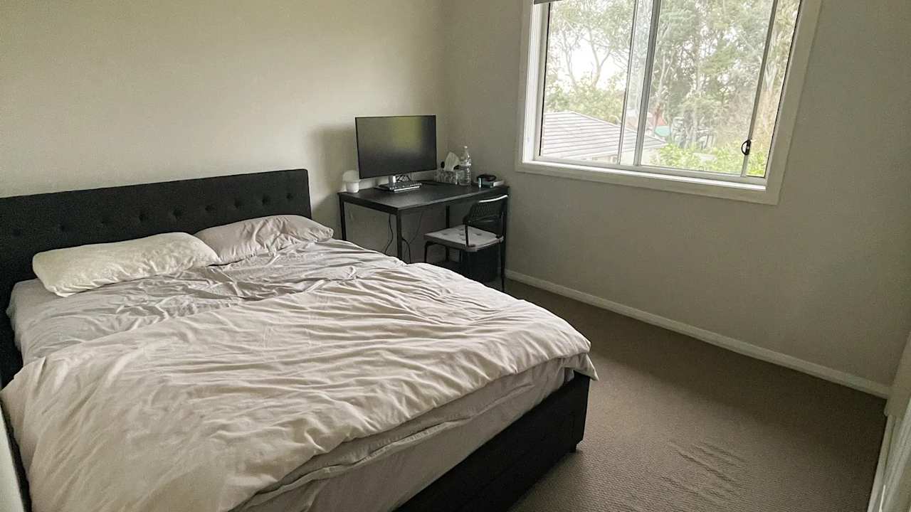 Furnished room in a share house