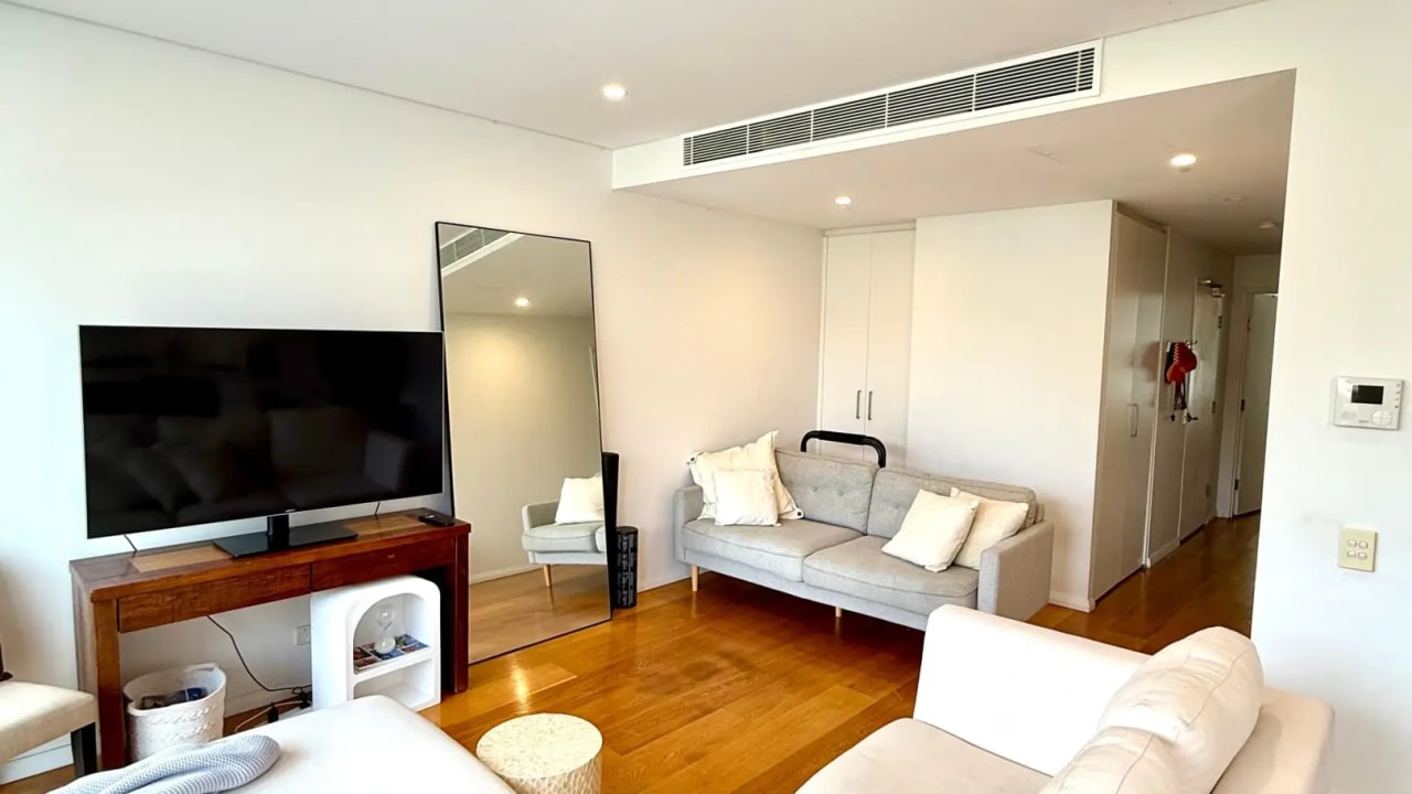 Whole property with 2 rooms for rent