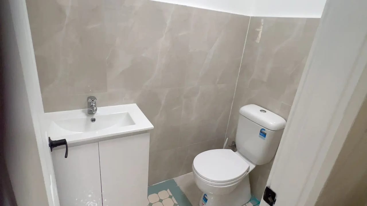 Furnished room in a flatshare