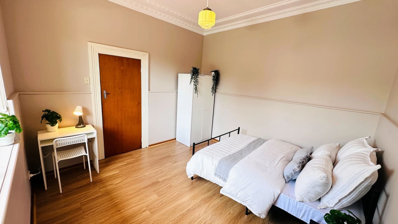 Furnished room in a share house