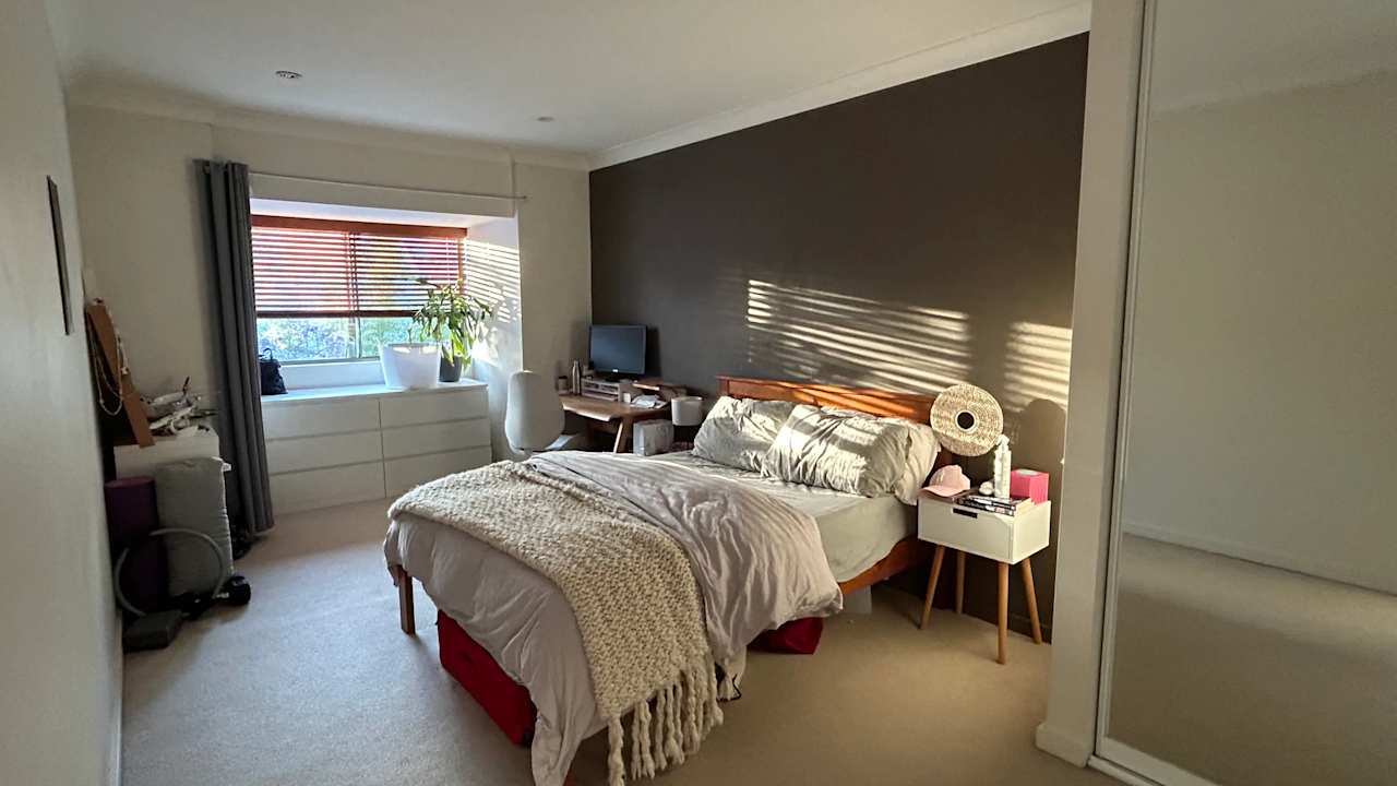 Unfurnished room with ensuite in a flatshare