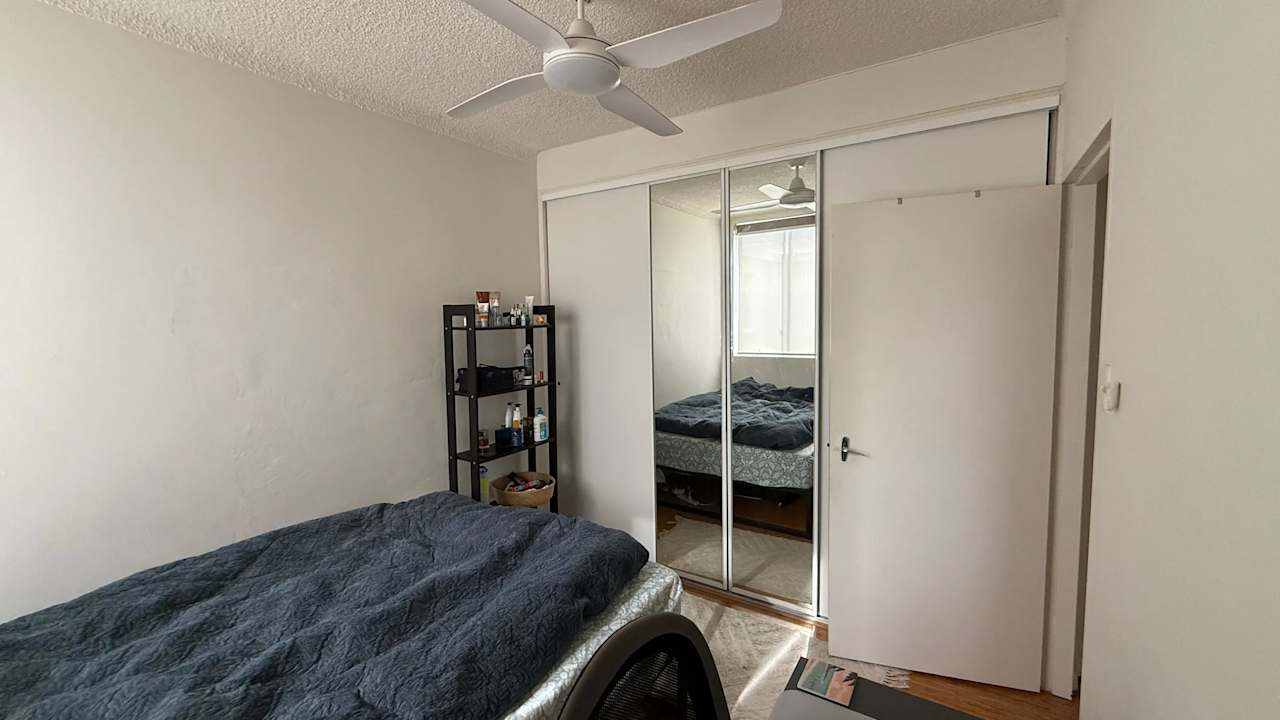 Furnished room in a flatshare