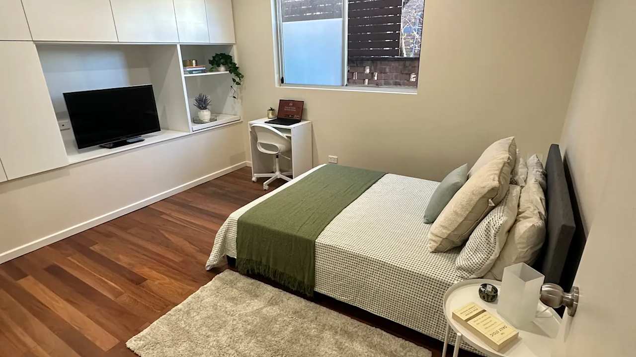 Furnished room in a share house