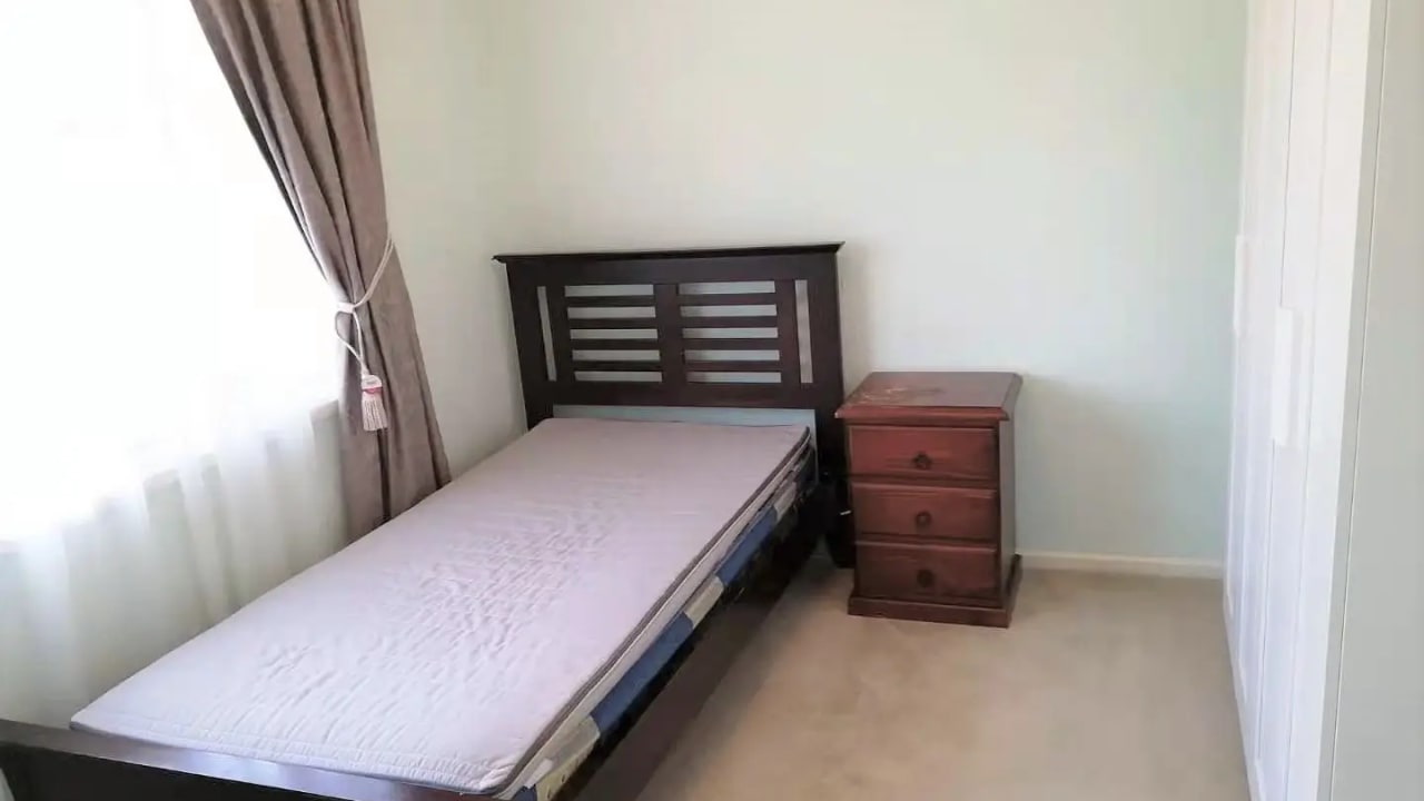 Room in a share house