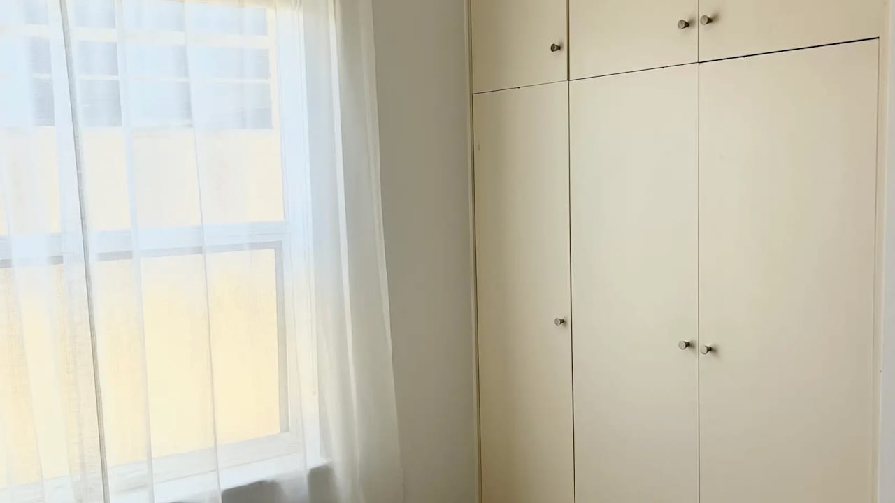 Room in a share house