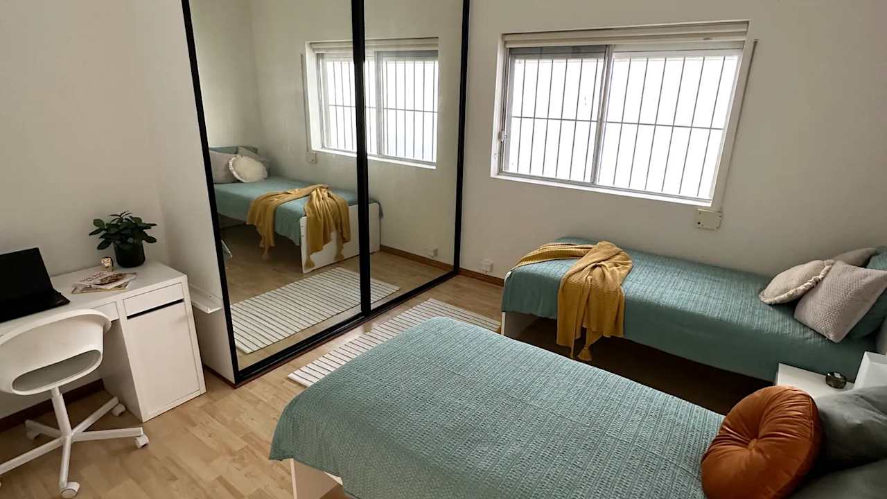 Furnished room in a share house