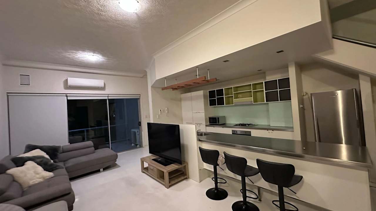 Furnished room with ensuite in a flatshare