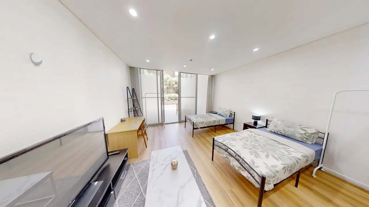 Furnished room with ensuite in a flatshare