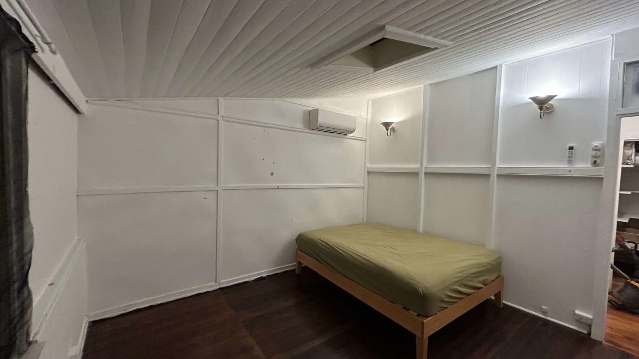 Unfurnished room in a share house