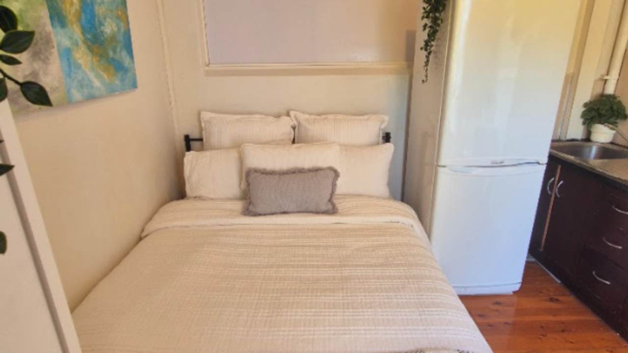 Furnished room studio flat for rent