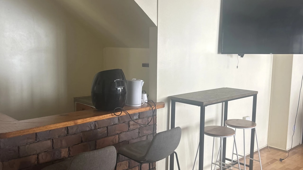 Room in a share house