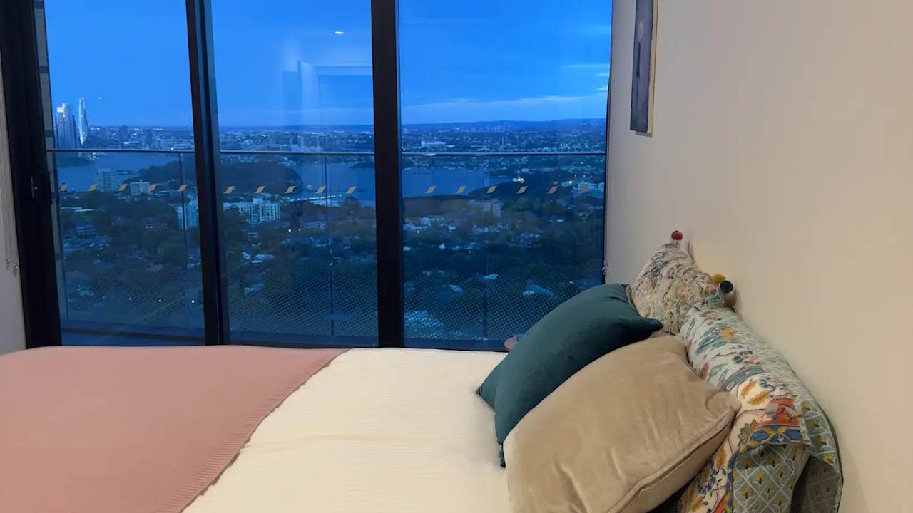 Furnished room with ensuite in a flatshare