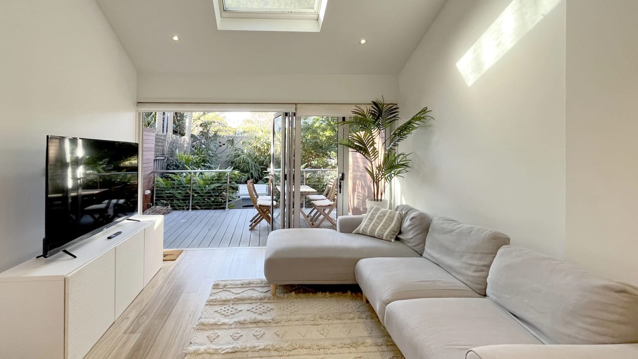 Furnished room in a flatshare