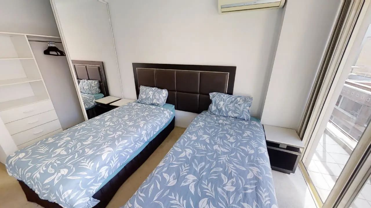 Furnished room in a flatshare