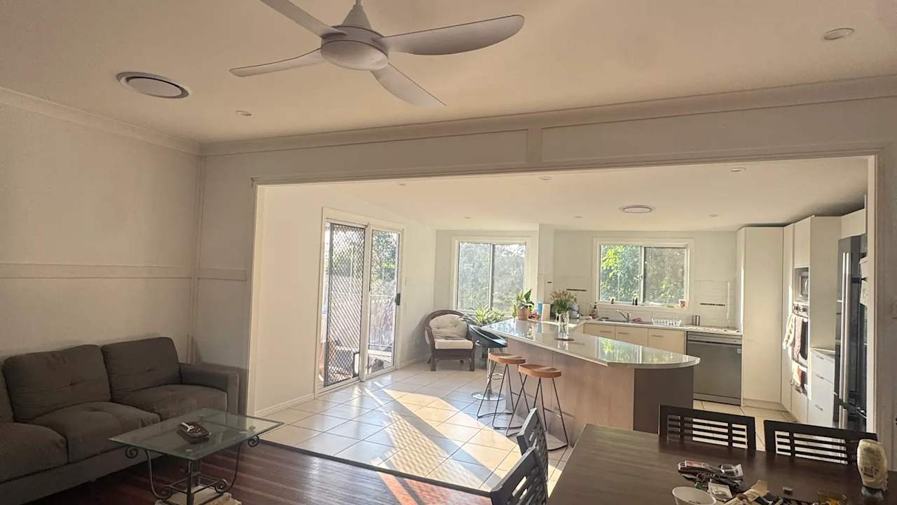 Room in a share house