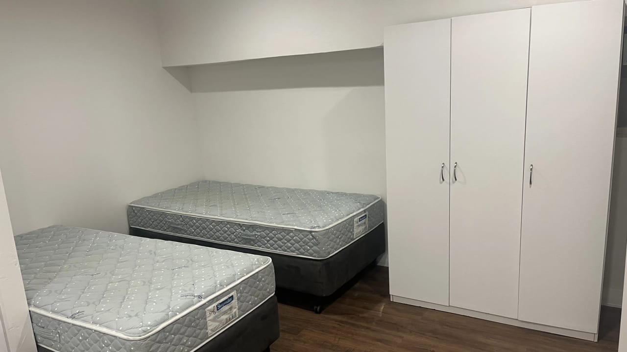 Room studio flat for rent