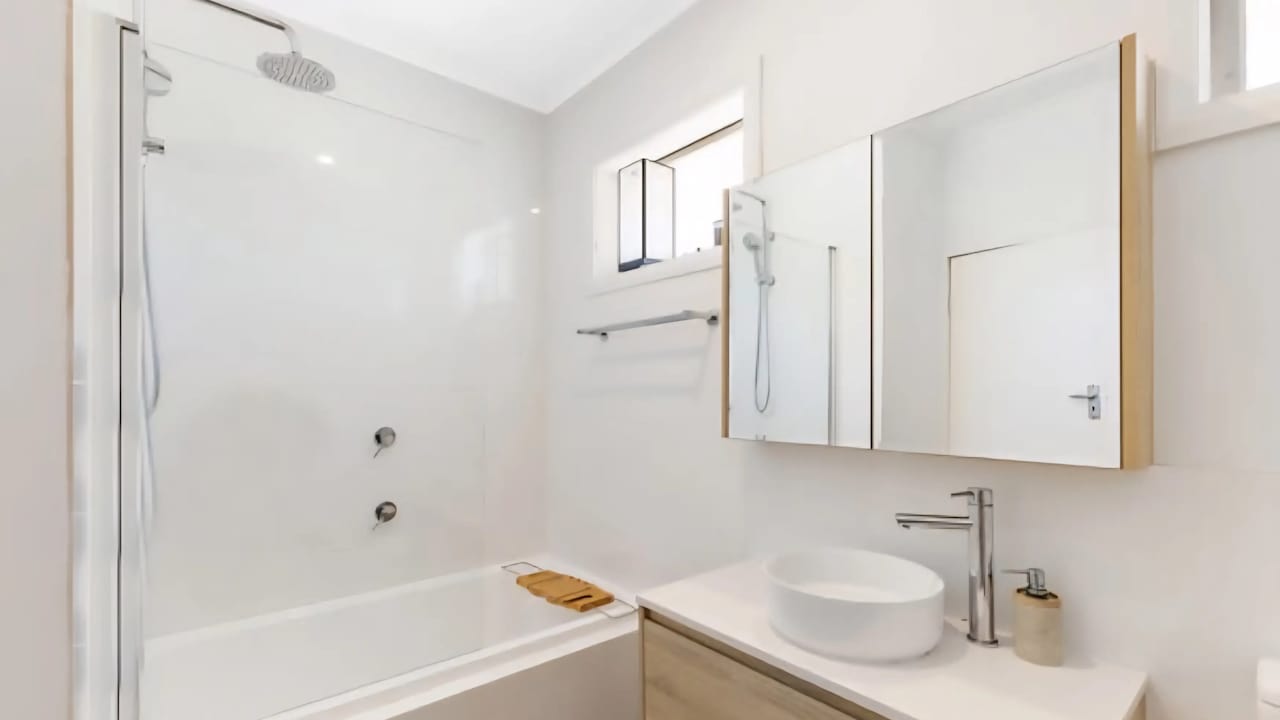 Whole property with 3 rooms for rent