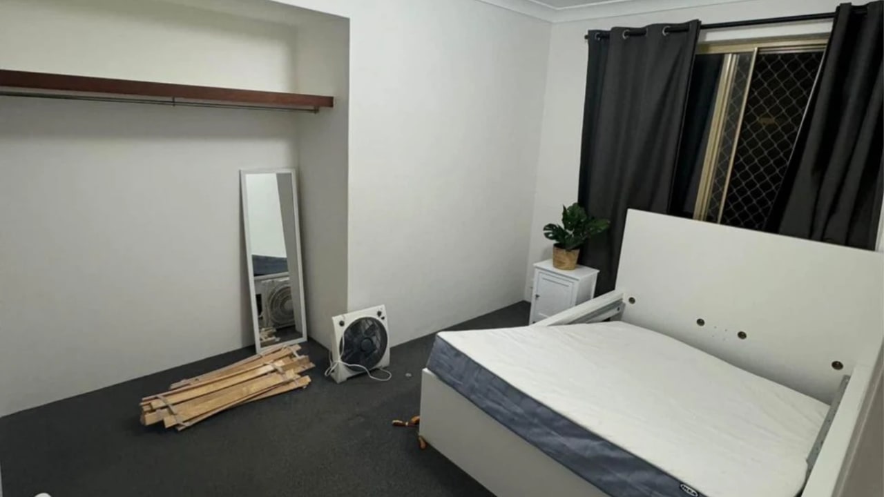 Furnished room in a share house