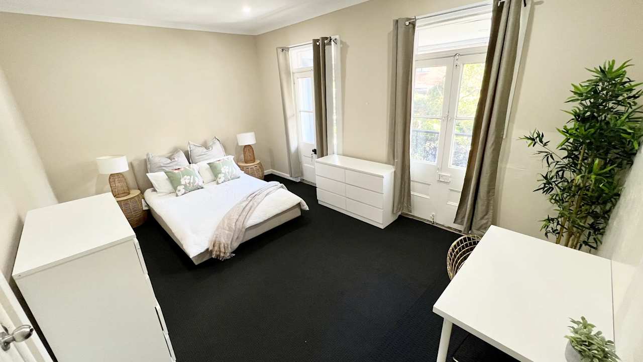 Room in a share house