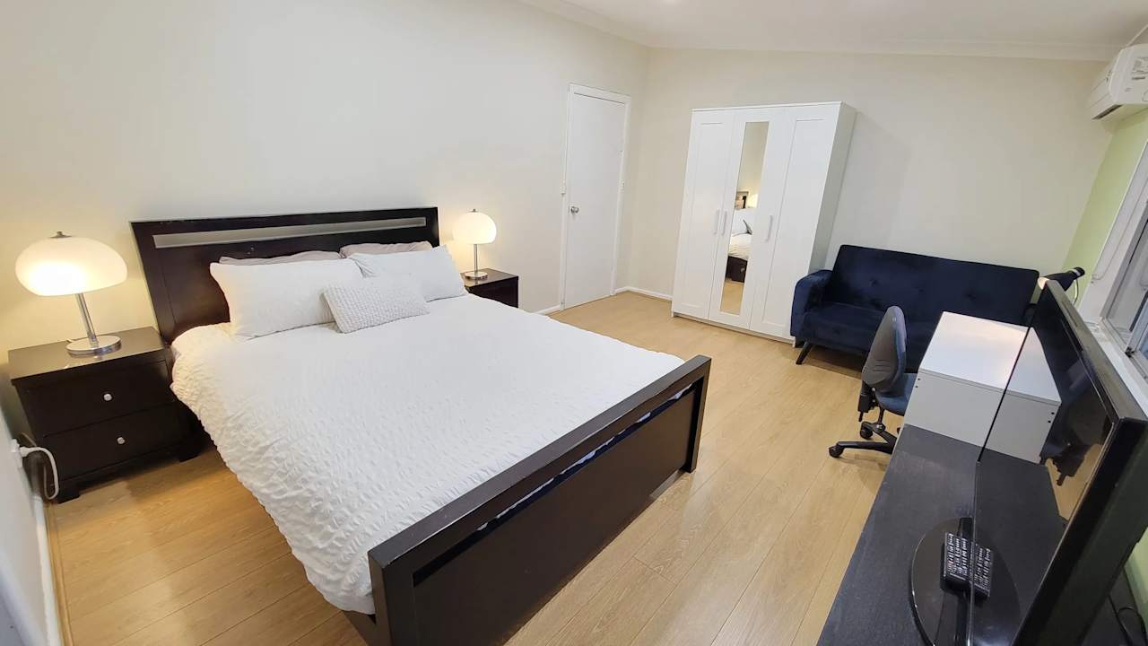 Furnished room in a share house