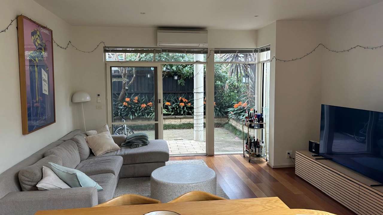 Unfurnished room in a share house