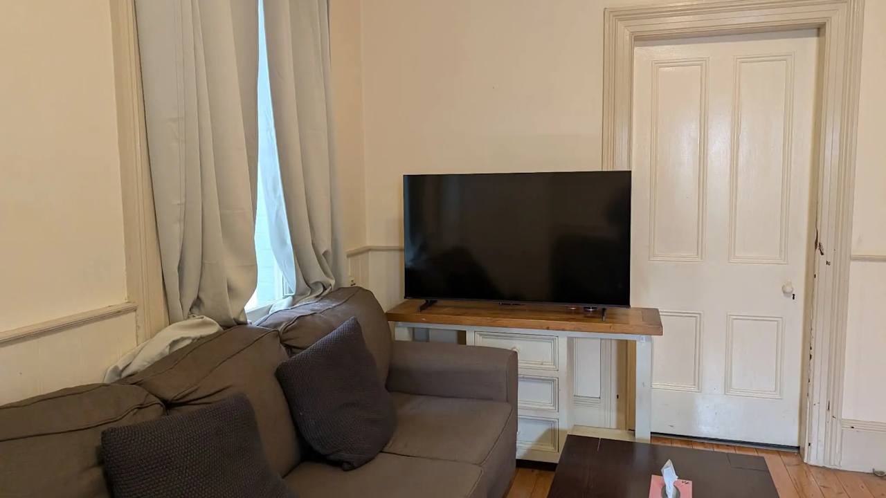 Unfurnished room in a share house