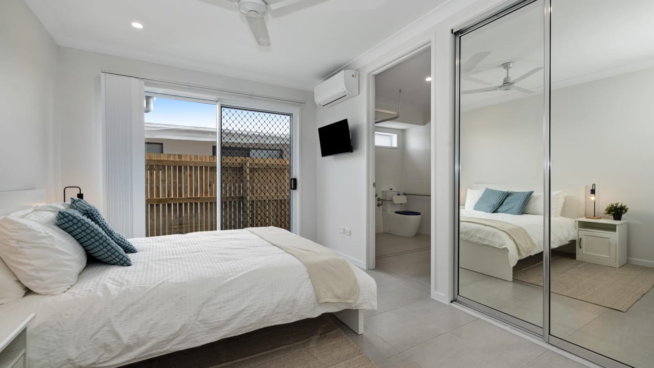 Furnished room with own bathroom