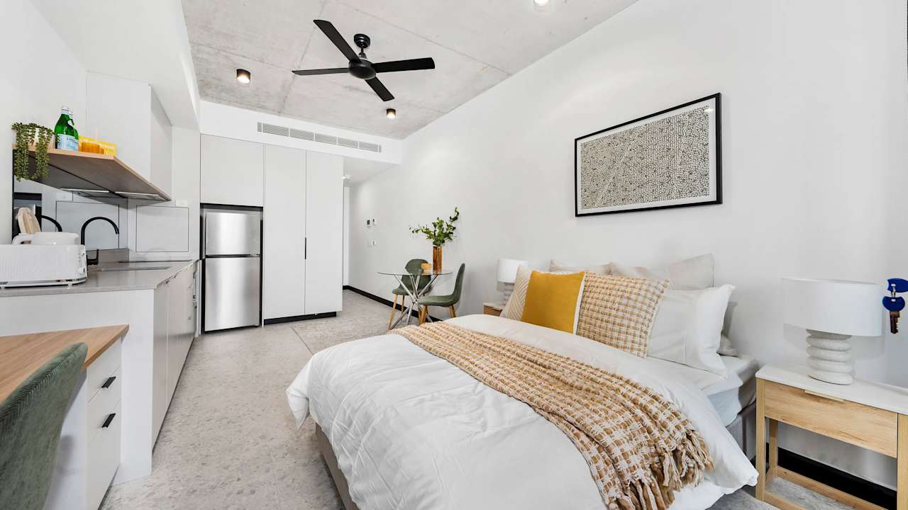 Room studio flat for rent