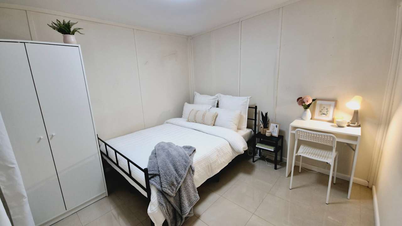 Furnished room in a flatshare