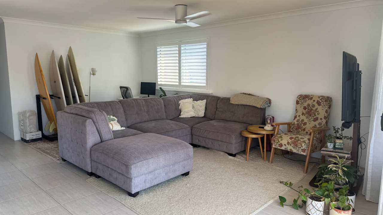 Unfurnished room in a flatshare