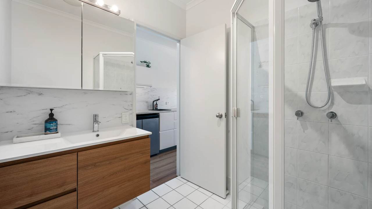 Furnished room studio flat for rent
