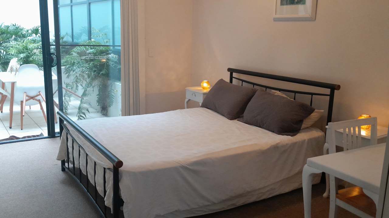 Furnished room in a flatshare