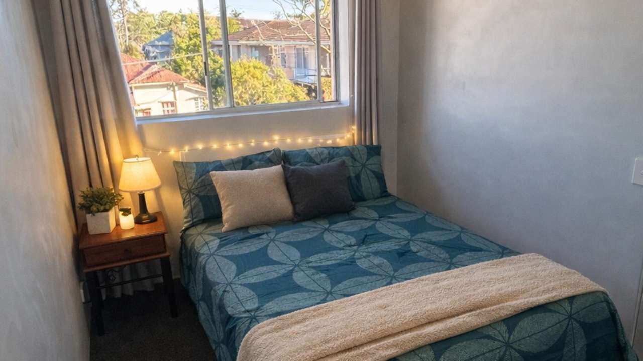 Furnished room in a flatshare