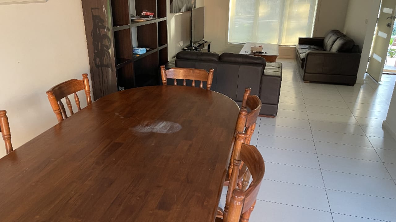 Room in a share house