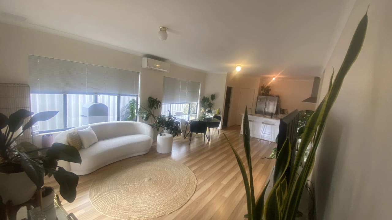 Room in a share house