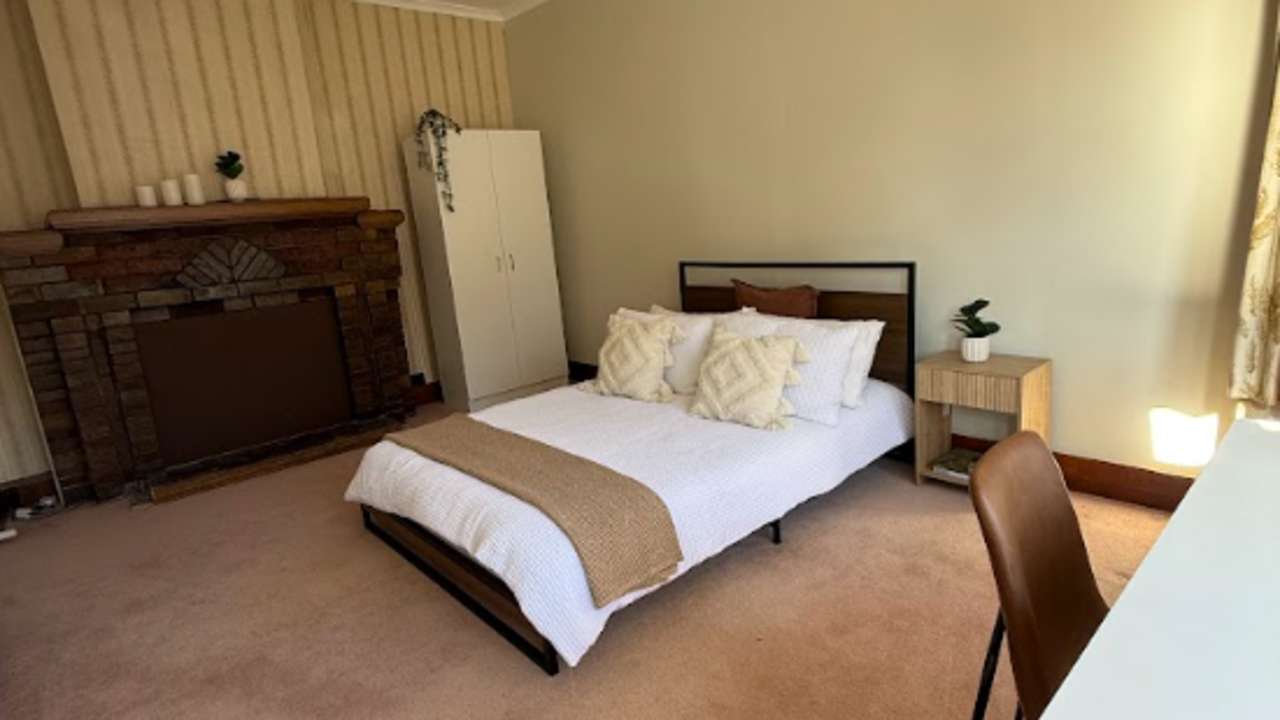 Furnished room in a share house