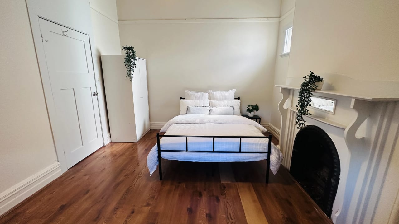 Furnished room in a share house