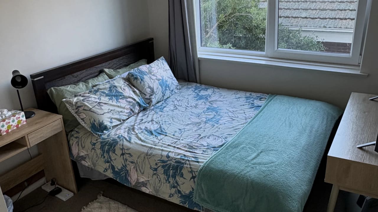 Furnished room in a flatshare