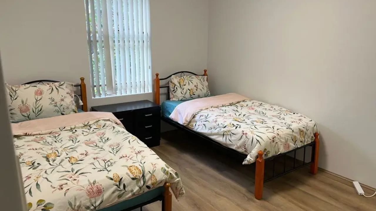 Furnished room in a flatshare