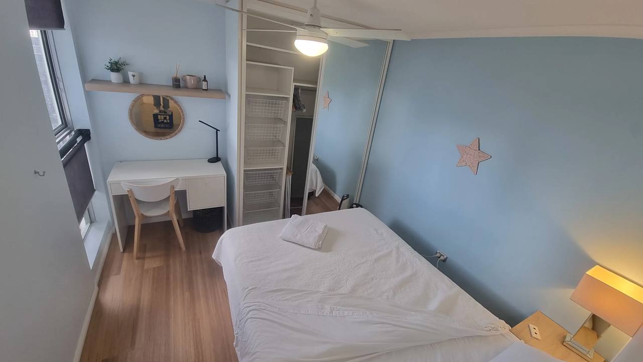 Furnished room in a flatshare