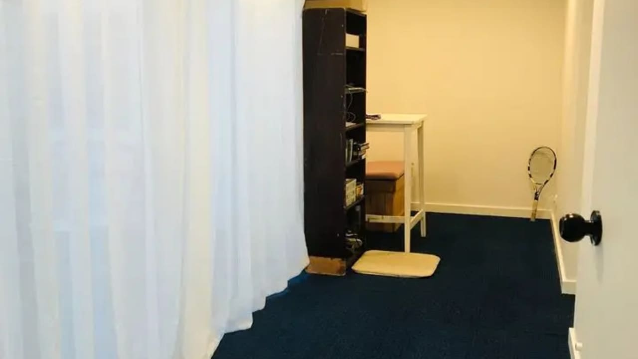 Unfurnished room in a share house