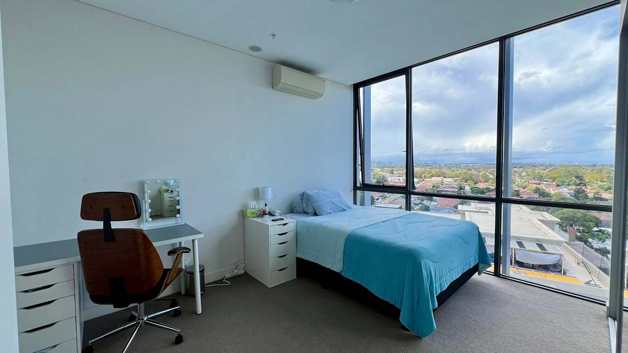 Furnished room in a flatshare