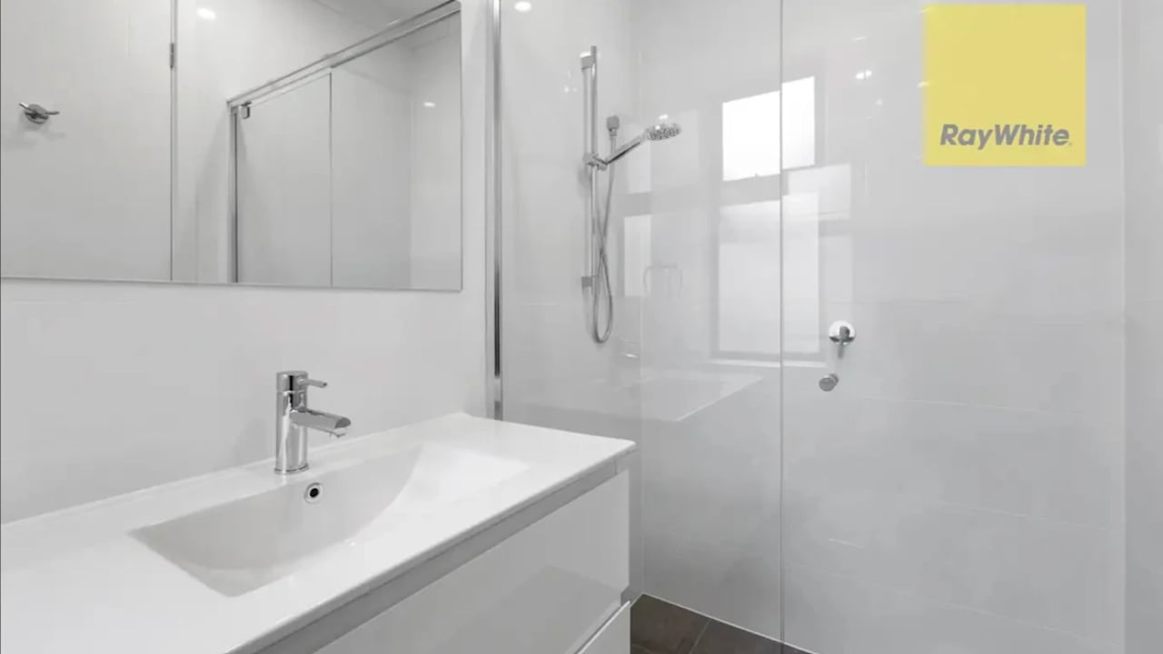 Furnished room with ensuite in a flatshare
