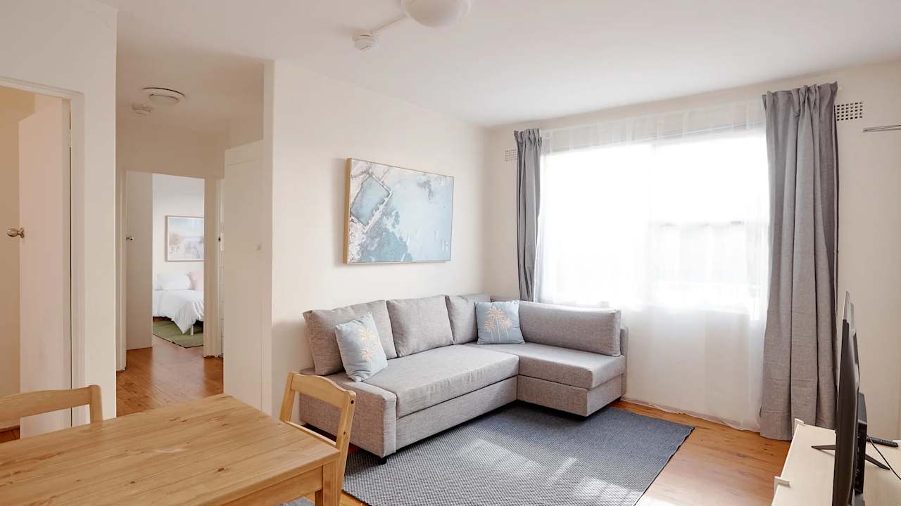 Furnished room in a flatshare