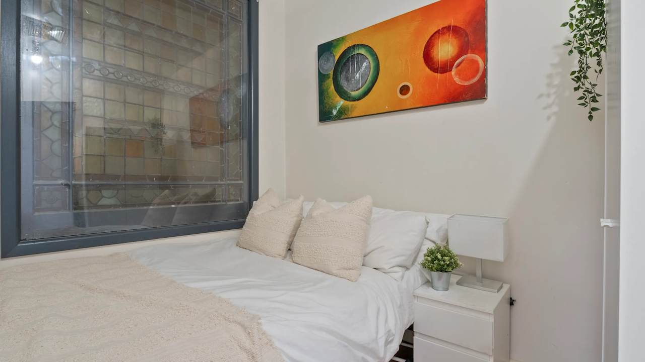 Furnished room in a share house
